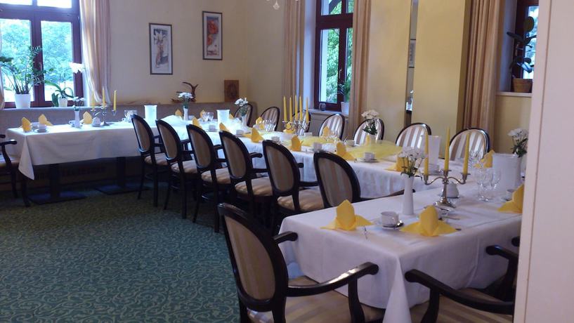 Imagen del bar/restaurante del Hotel Am Kurpark Bad Salzelmen. Foto 4