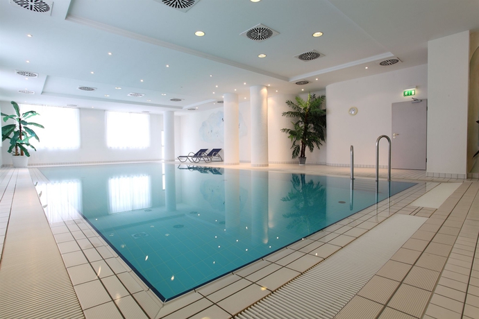 Imagen de la piscina del Hotel Am Moosfeld. Foto 16