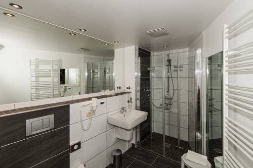 Imagen de la habitación del Hotel Am Nikolaiort. Foto 8