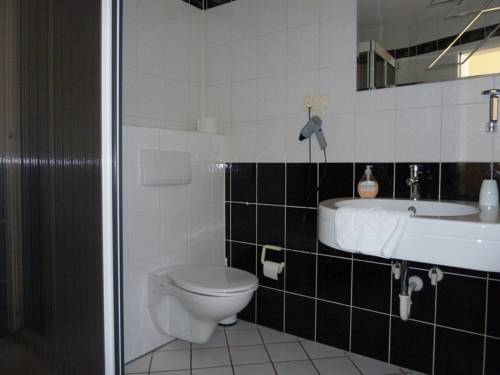 Imagen de la habitación del Hotel Am Schloss Broich. Foto 6