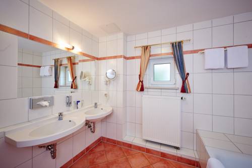Imagen de la habitación del Hotel Am See, Neutraubling. Foto 4