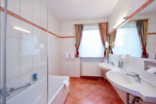 Imagen de la habitación del Hotel Am See, Neutraubling. Foto 16