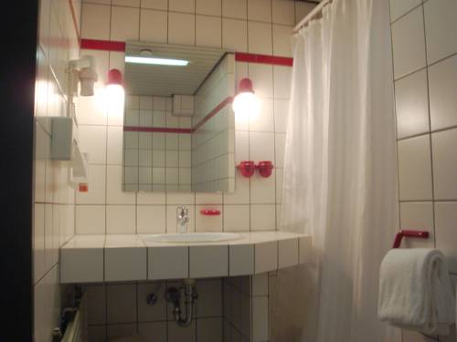 Imagen de la habitación del Hotel Am Stadtpark, Hilden. Foto 9