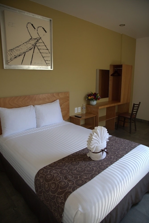 Imagen de la habitación del Hotel Am and Plaza. Foto 3