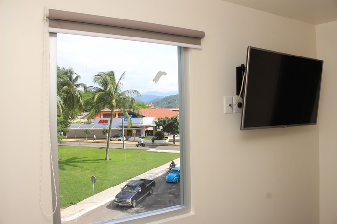 Imagen de la habitación del Hotel Am and Plaza. Foto 13