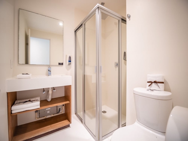 Imagen de la habitación del Hotel Am and Plaza. Foto 16