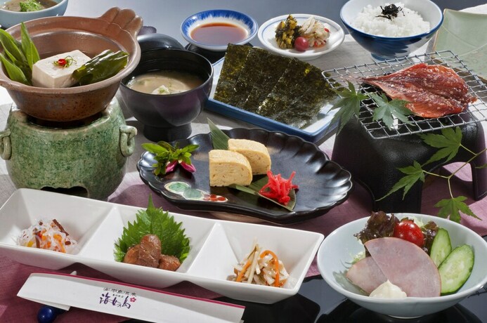 Imagen del bar/restaurante del Hotel Ama No Shima. Foto 22