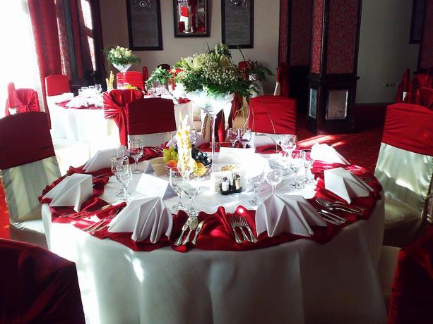 Imagen del bar/restaurante del Hotel AmaDeus, Focsani. Foto 5