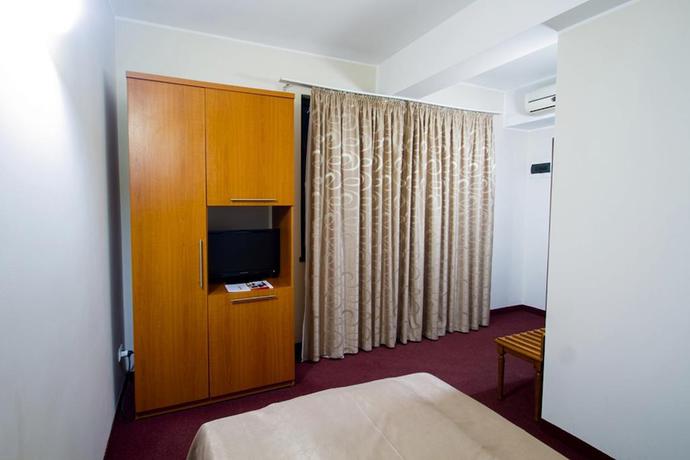 Imagen de la habitación del Hotel AmaDeus, Focsani. Foto 14