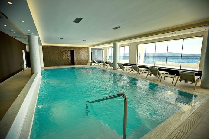 Imagen de la piscina del Hotel Amabilis. Foto 20