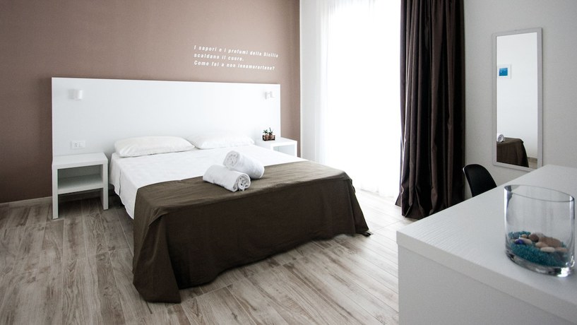 Imagen de la habitación del Hotel Amada Siracusa. Foto 8