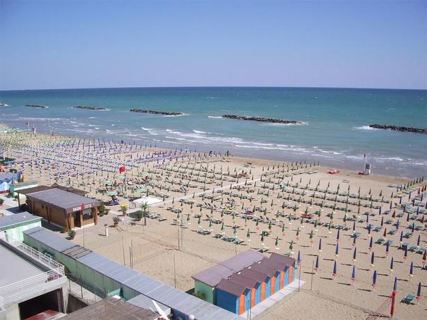 Imagen de los exteriores del Hotel Amadei Blumen. Foto 13