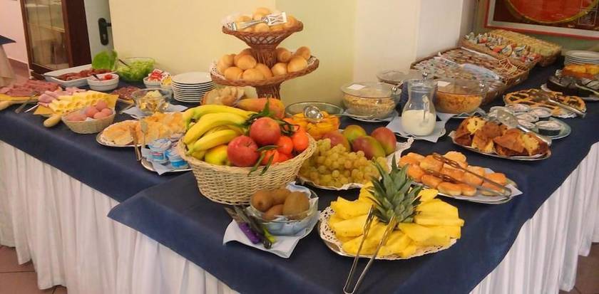 Imagen del bar/restaurante del Hotel Amadei Blumen. Foto 6