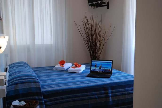 Imagen de la habitación del Hotel Amadei Blumen. Foto 12