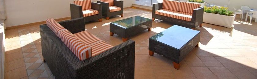 Imagen de los exteriores del Hotel Amadei Figaro and Apartments. Foto 14