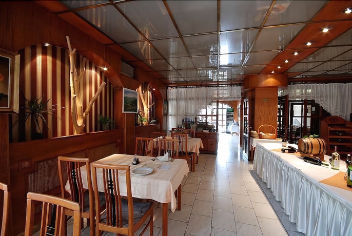 Imagen del bar/restaurante del Hotel Amadeus, Budapest. Foto 4