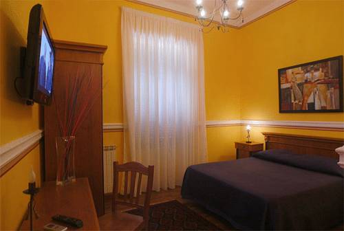 Imagen de la habitación del Hotel Amadeus, Caserta. Foto 3
