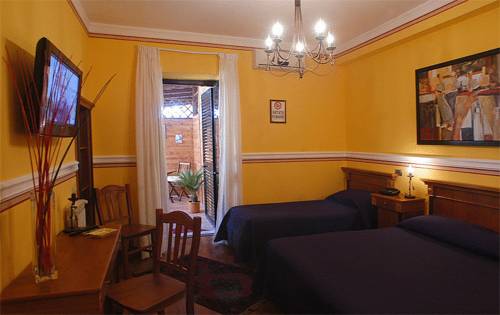 Imagen de la habitación del Hotel Amadeus, Caserta. Foto 4