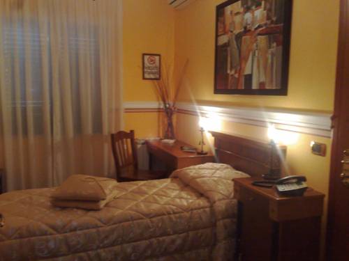 Imagen de la habitación del Hotel Amadeus, Caserta. Foto 5