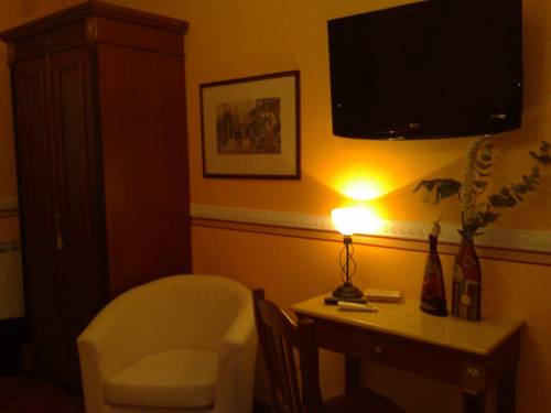 Imagen de la habitación del Hotel Amadeus, Caserta. Foto 6