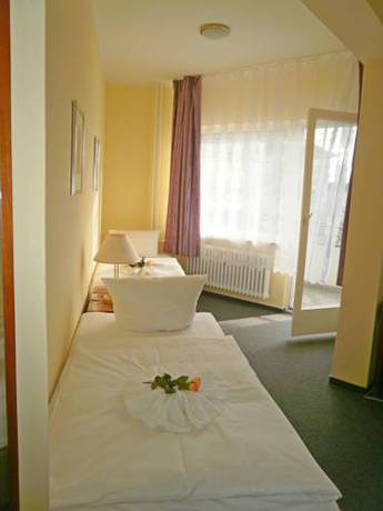Imagen de la habitación del Hotel Amadeus Central. Foto 10