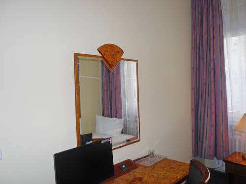 Imagen de la habitación del Hotel Amadeus Central. Foto 14