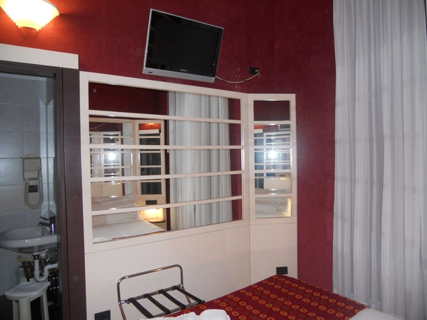 Imagen de la habitación del Hotel Amadeus Torino. Foto 4