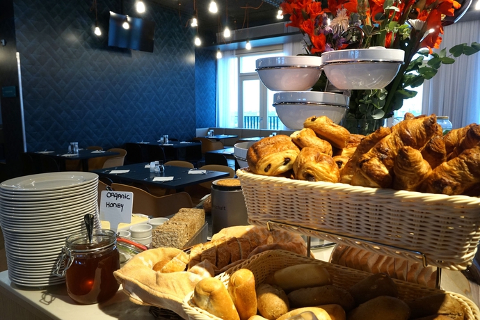 Imagen del bar/restaurante del Hotel Amadi Panorama. Foto 3