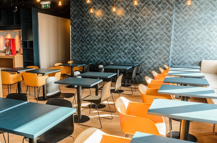 Imagen del bar/restaurante del Hotel Amadi Panorama. Foto 5