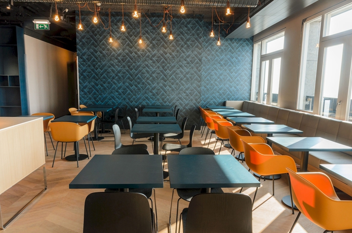 Imagen del bar/restaurante del Hotel Amadi Panorama. Foto 9