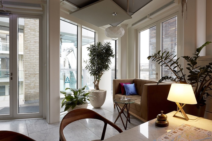 Imagen de los interiores del Hotel Amadi Park. Foto 17