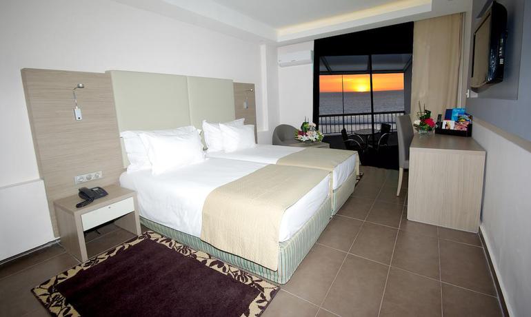 Imagen general del Hotel Amadil Ocean Club. Foto 8