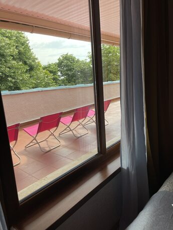 Imagen de la habitación del Hotel Amadina Garden. Foto 21