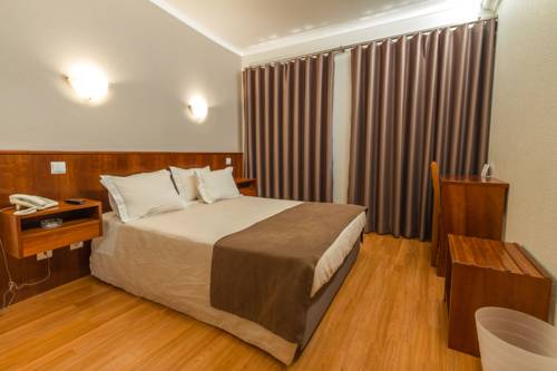 Imagen de la habitación del Hotel Amadora Palace. Foto 13