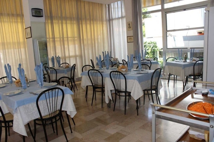 Imagen del bar/restaurante del Hotel Amados. Foto 6