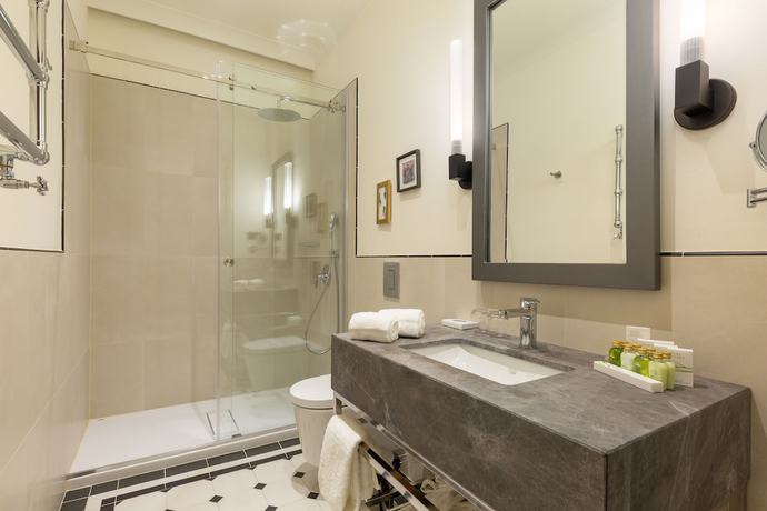 Imagen de la habitación del Hotel Amadria Park Capital. Foto 10