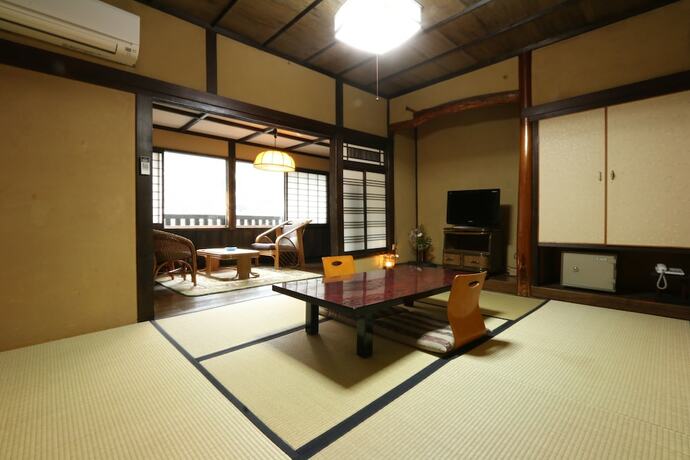 Imagen de la habitación del Hotel Amagase Onsen Tenryuso. Foto 20