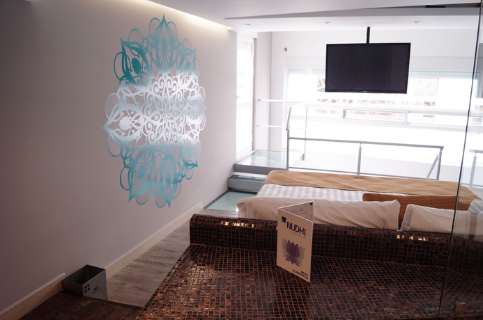 Imagen de la habitación del Hotel Amala. Foto 11