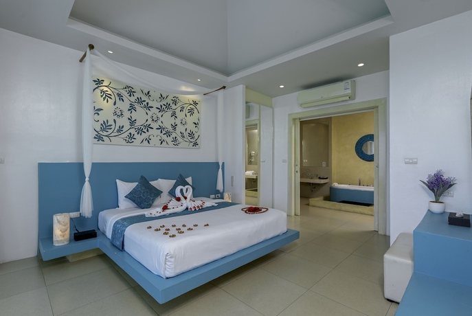 Imagen de la habitación del Hotel Amala Grand Bleu Resort Hilltops. Foto 4