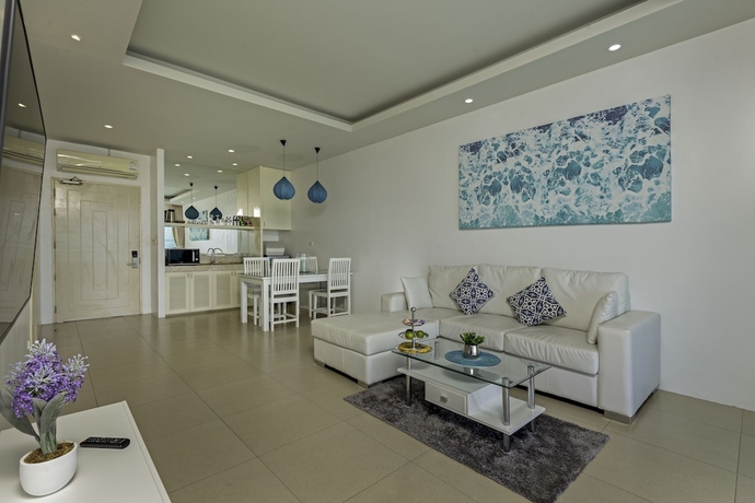 Imagen de la habitación del Hotel Amala Grand Bleu Resort Hilltops. Foto 17