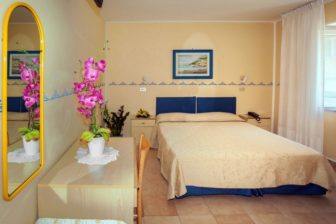 Imagen de la habitación del Hotel Amalfi, Agerola. Foto 8