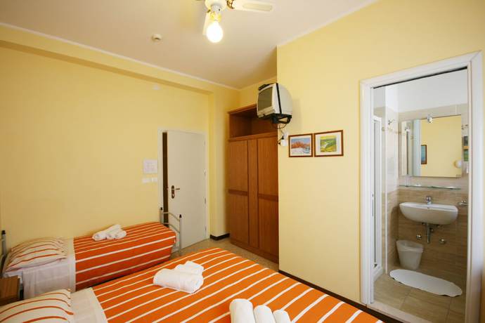Imagen de la habitación del Hotel Amalfi, Rimini. Foto 12