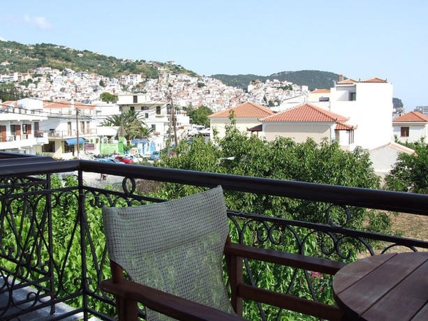 Imagen de la habitación del Hotel Amalia, Aloupi. Foto 4