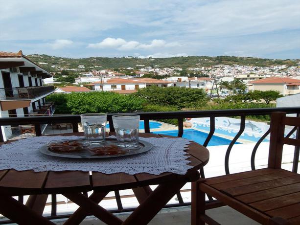 Imagen de los exteriores del Hotel Amalia II. Foto 8