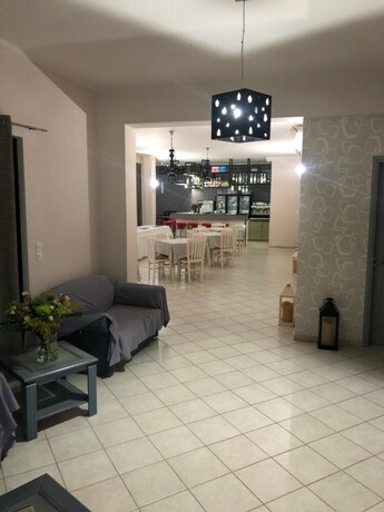 Imagen de la habitación del Hotel Amalia, Kalogria. Foto 30