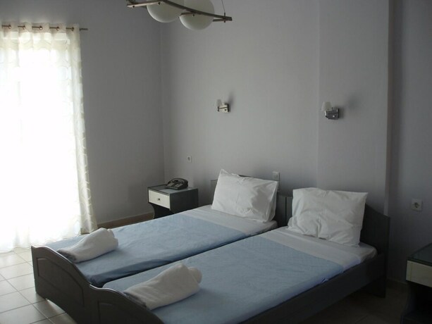 Imagen de la habitación del Hotel Amalia, Kalogria. Foto 33