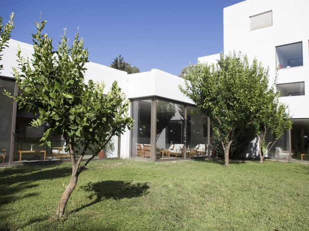 Imagen de los exteriores del Hotel Amalia Olympia. Foto 6