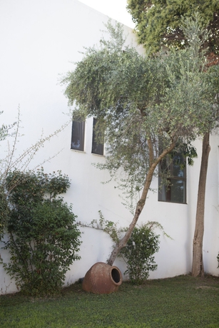 Imagen de los exteriores del Hotel Amalia Olympia. Foto 7