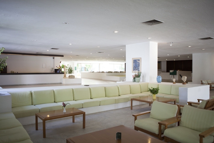 Imagen de los exteriores del Hotel Amalia Olympia. Foto 9