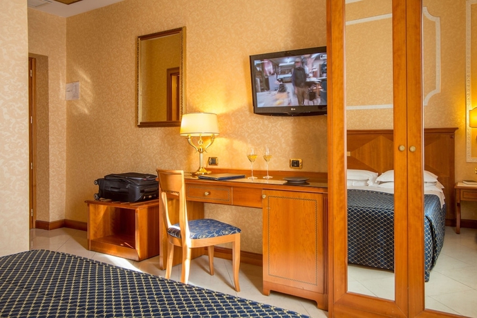 Imagen de la habitación del Hotel Amalia Vaticano. Foto 6